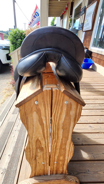 18" Lovatt & Ricketts Berkeley Dressage Saddle