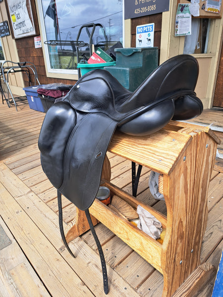 17" Loxley Bliss Classic Dressage Saddle