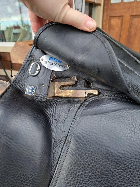 17.5" Stubben Genesis C.S. Deluxe Dressage Saddle