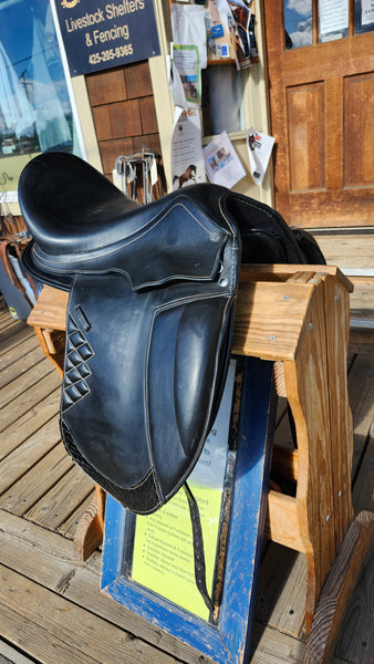18" Hidalgo Chicago Dressage Saddle