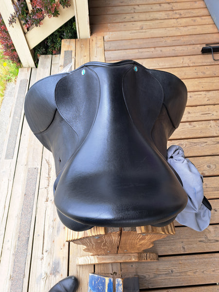 18" Takt Dressage saddle
