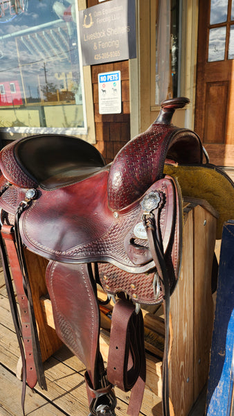 16" Crates Lightweight Round Skirt Trail Saddle