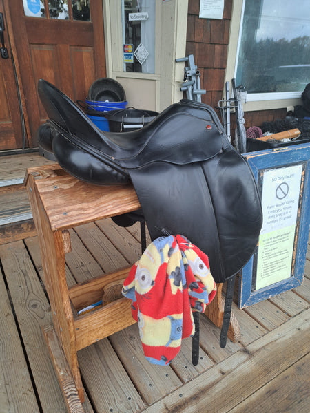 17" Albion SLK Dressage Saddle