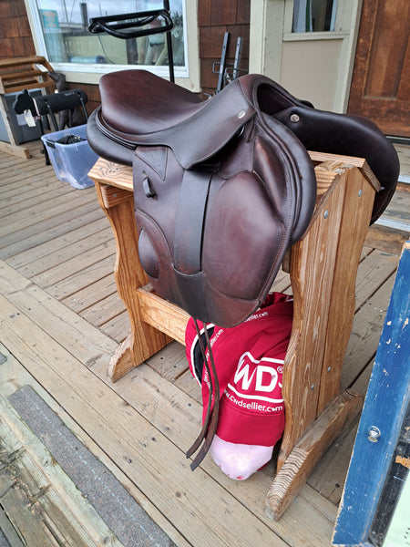 18" CWD SE12 Cross Country jumping saddle