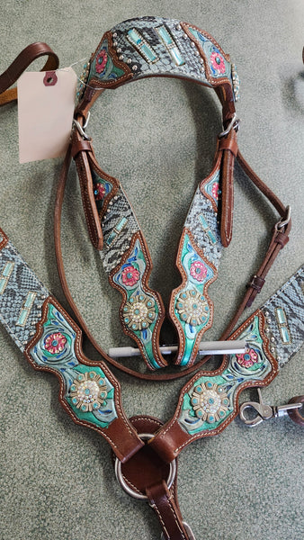 Tack Set With Flowers