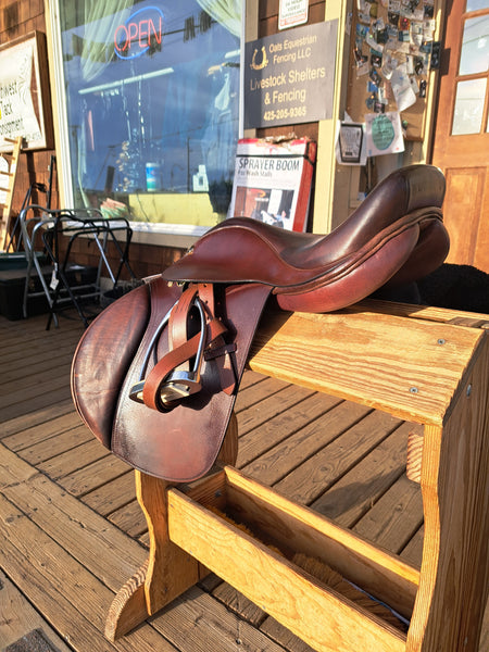 15" Camelot English jump Saddle