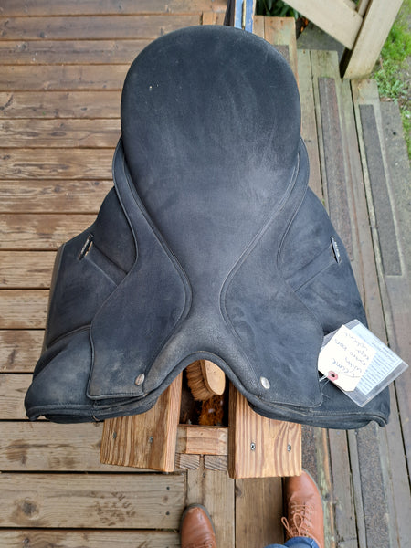 17.5" Wintec Isabell Werth Dressage Saddle
