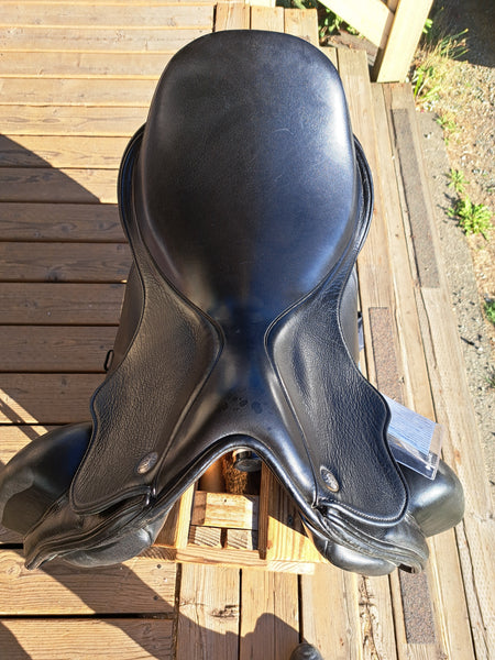 18" Fairfax Gareth Dressage Saddle