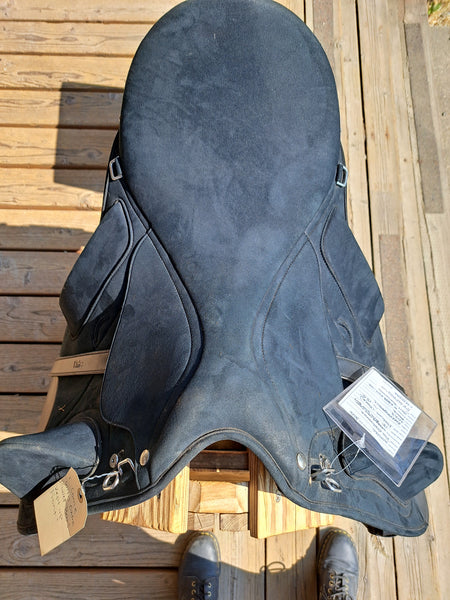 18" Wintec Pro Endurance Saddle Package