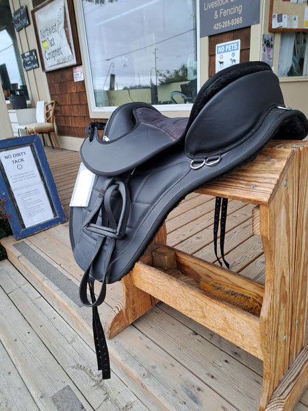 16" Treeless Endurance Saddle