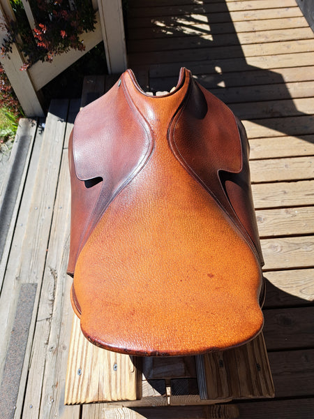 20.5" Blue Ribbon Cutback Saddleseat Saddle