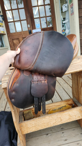 17" Butet Close Contact Jumping Saddle