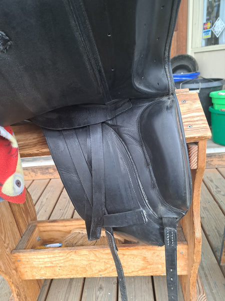 17" Albion SLK Dressage Saddle