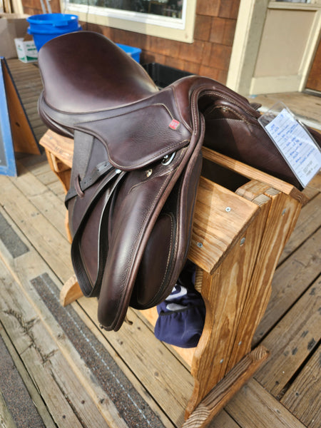 ON TRIAL 17.5" Monarch Jumping Saddle S665