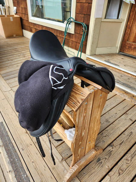 17" Edix Tudor Dressage Saddle