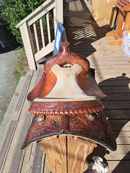 15.5" Carson River Barn Saddle Co. Saddle