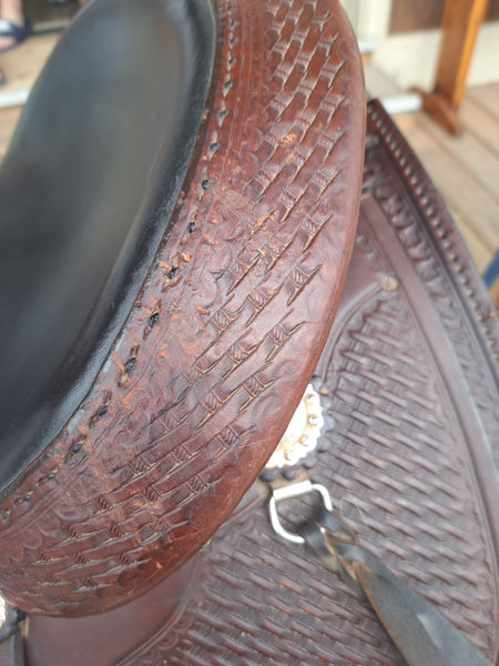 15.5" Crates Classic Reiner Saddle