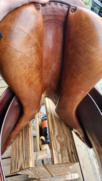 18" Antares Jump Saddle
