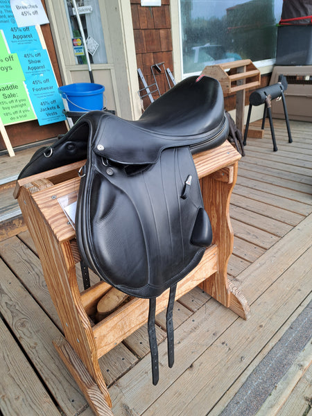 17.5" Equipe Jump EK-26 Saddle