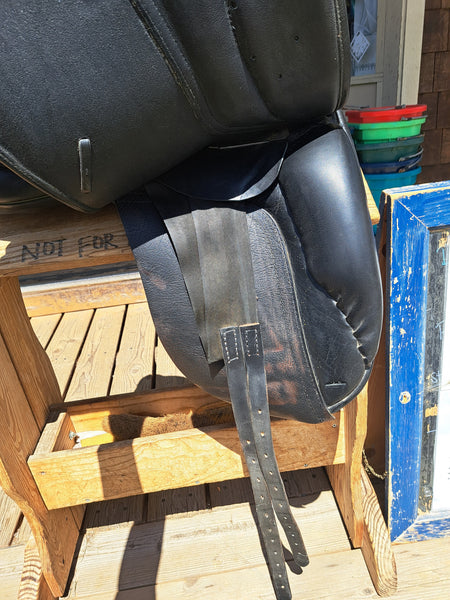 18" JRD Dressage Saddle
