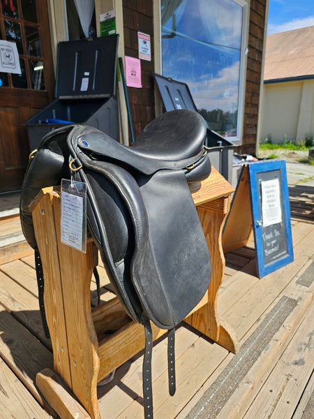 17.5" Hulsebos WB4 Dressage Saddle