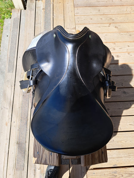 ON TRIAL 17.5" Passier Baum Dressage Saddle