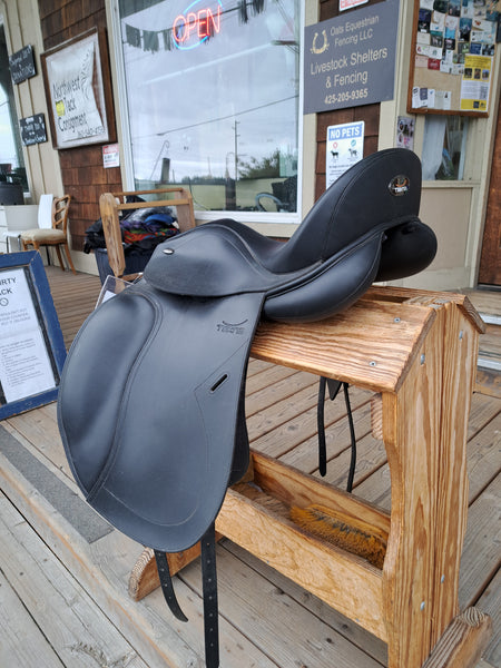 17.5" Tekna S-Line Synthetic Dressage Saddle