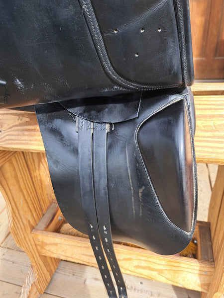 16.5" True Brit Dressage Saddle