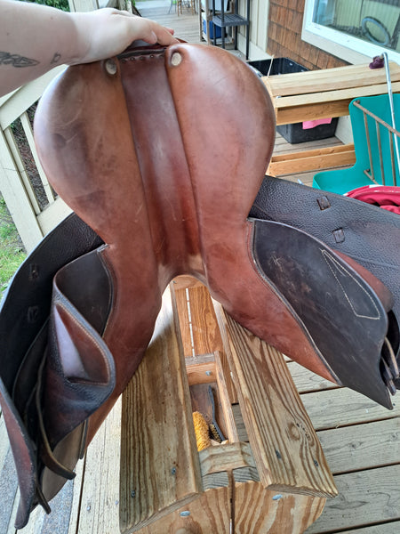 16.5" CWD Close Contact Saddle