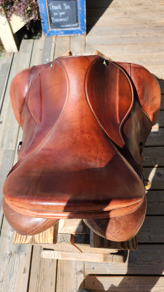 16.5" Harry Dabbs English Saddle
