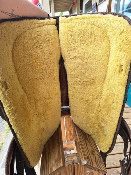 16" Synthetic Western Saddle