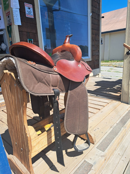 15" Fabtron Grain Out Light Weight Trail Saddle