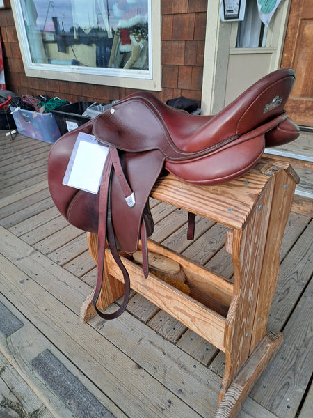 17.5" Bates Hunter Jumper Saddle