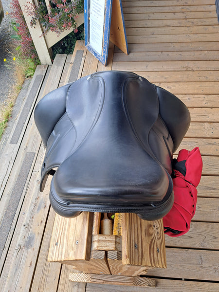 17.5" Equipe Bocelli Monoflap Dressage Saddle