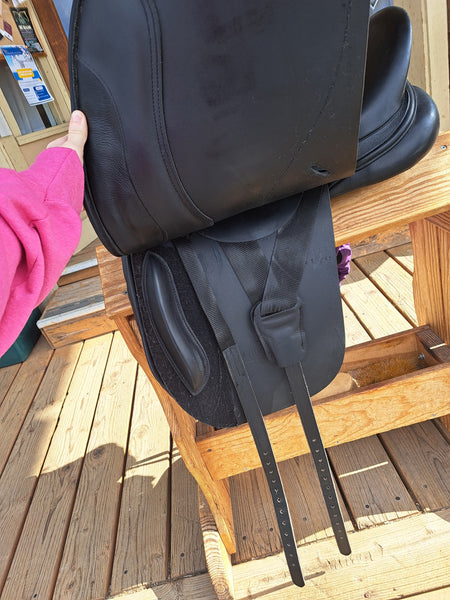 17.5" Cavaletti Dressage Saddle