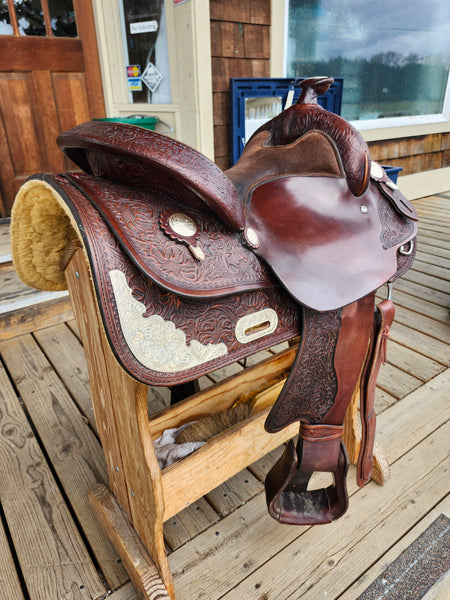 15.5" Crates Equitation Saddle