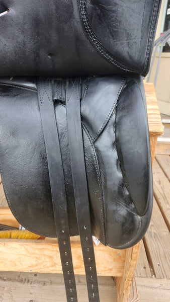 17.5" Karl Niedersuss Dressage Saddle