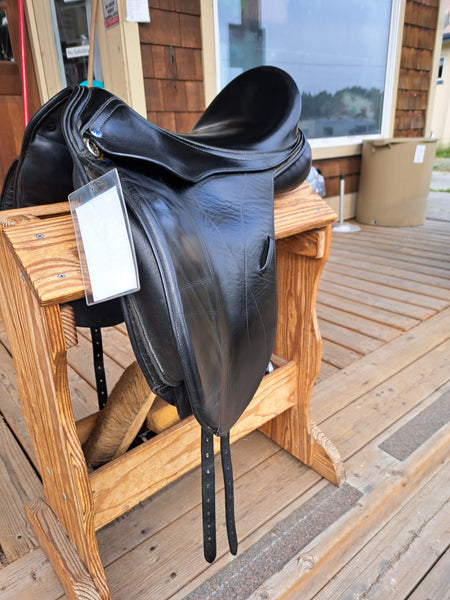 18" Borne Journey Dressage Saddle
