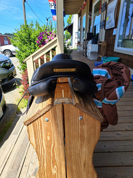 17" Voltaire Palm Beach Jump Saddle