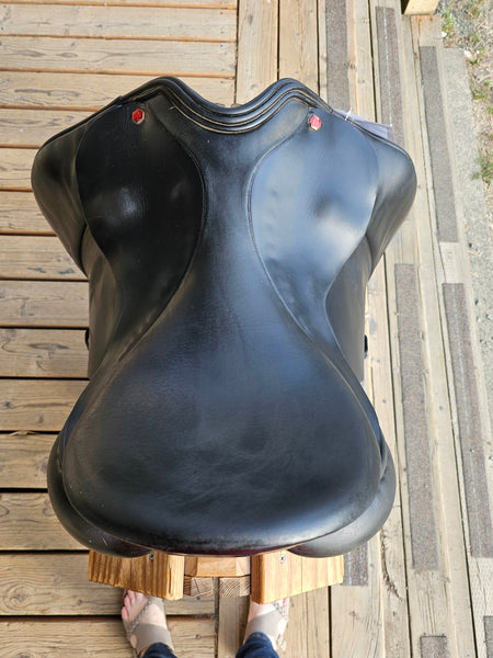 18" Albion SLK Dressage Saddle