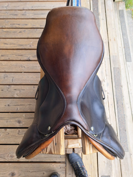 17.5" Macel Sellier Close Contact Jumping Saddle
