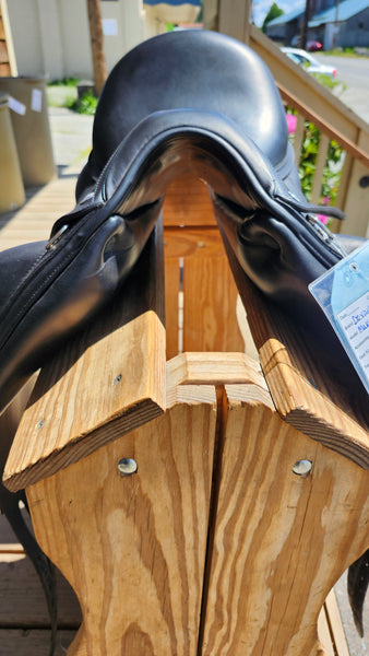 17.5" Devoucoux Makila S Dressage Saddle