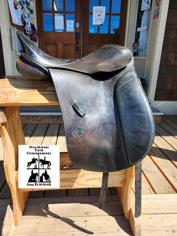 18" Hennig Dressage Saddle