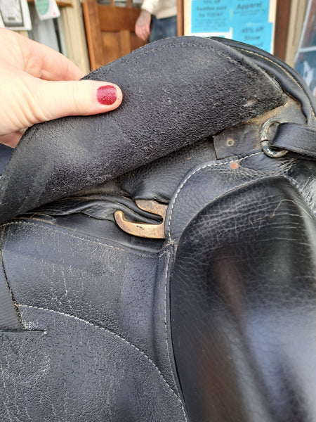 18"  Custom Saddlery Icon Star Dressage Saddle