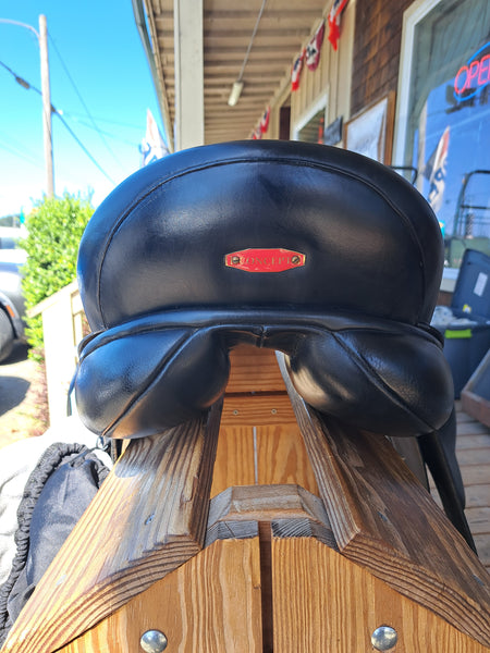 17.5" Hastilow Concept Dressage Saddle
