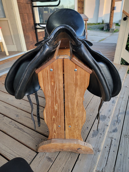 17" Courbette Cresta Dressage Saddle