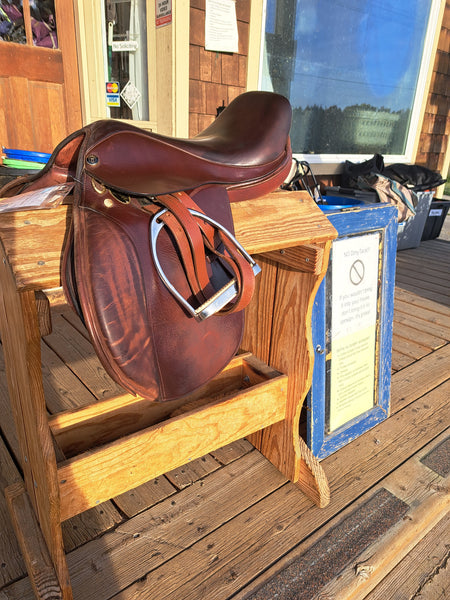 15" Camelot English jump Saddle