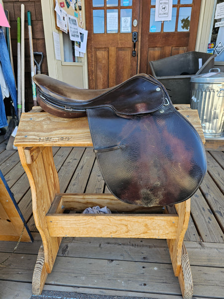 17" Lovatt & Ricketts Close Contact English Saddle