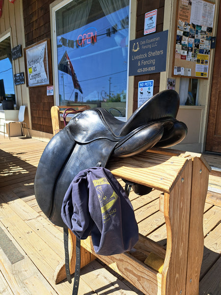 17.5" Schleese Wave Dressage Saddle