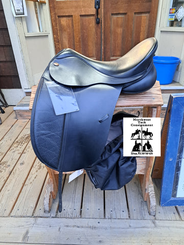 17.5 Kent and Masters Original Dressage saddle